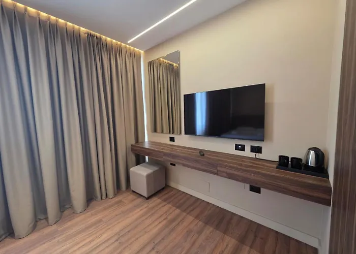 Haris Hotel & Suites